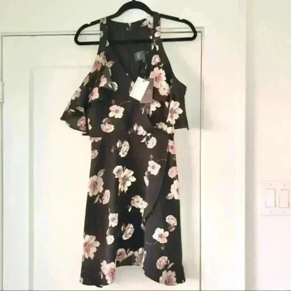 NWT J.O.A Floral Wrap Mini Dress - Picture 6 of 6